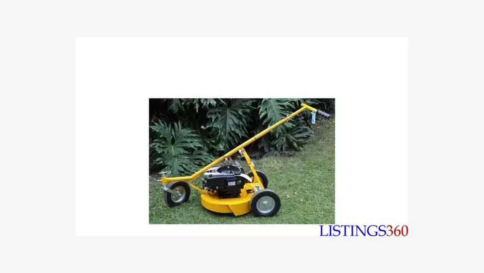 Z$680 Rolux lawnmower - springkaan petrol - harare